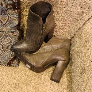 Charles David Hunter Green Leather Boots